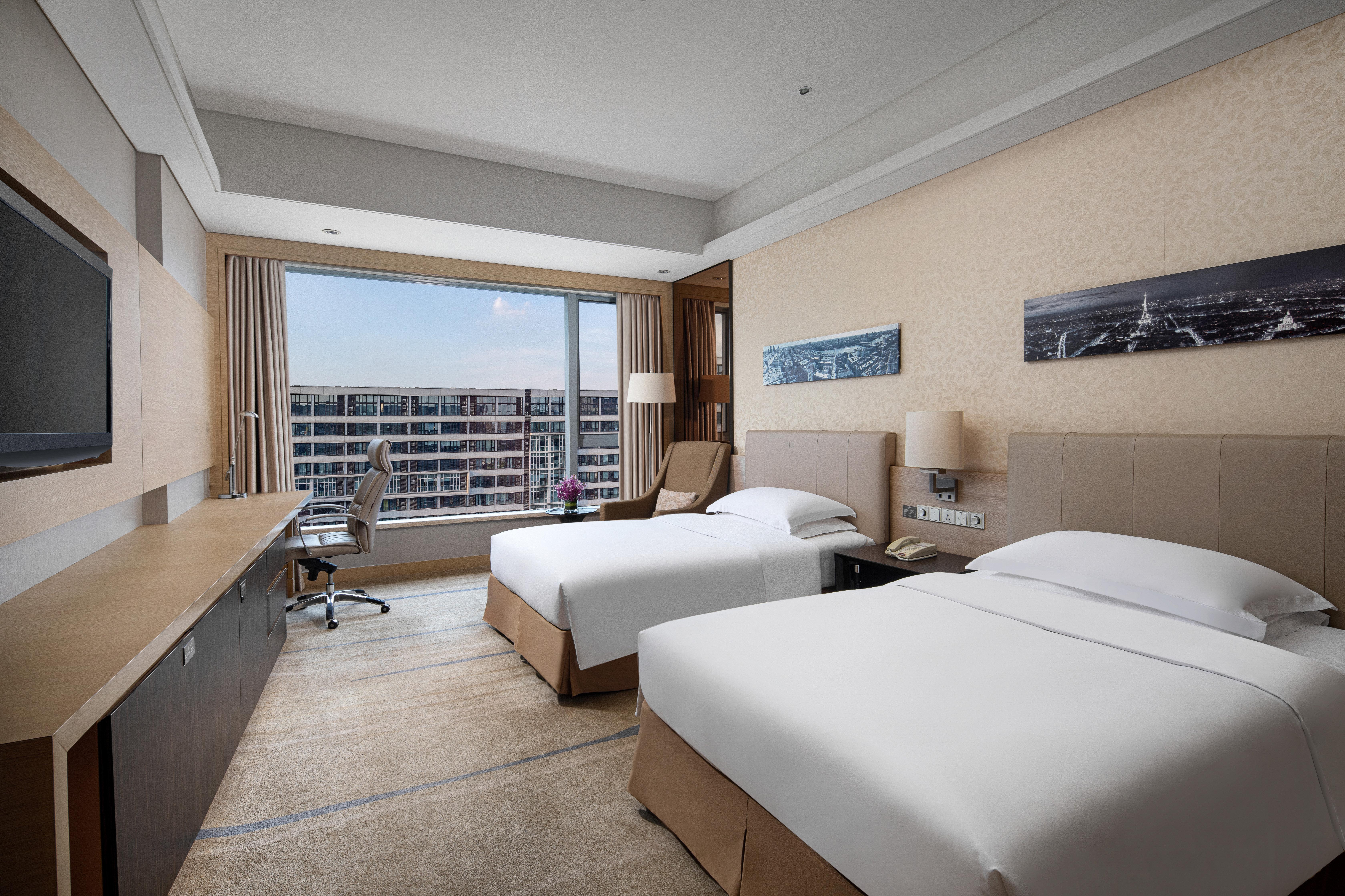Crowne Plaza Guangzhou Huadu By Ihg - Free Shuttle Bus Between Hotel To Exhibition Center During Canton Fair Exterior photo