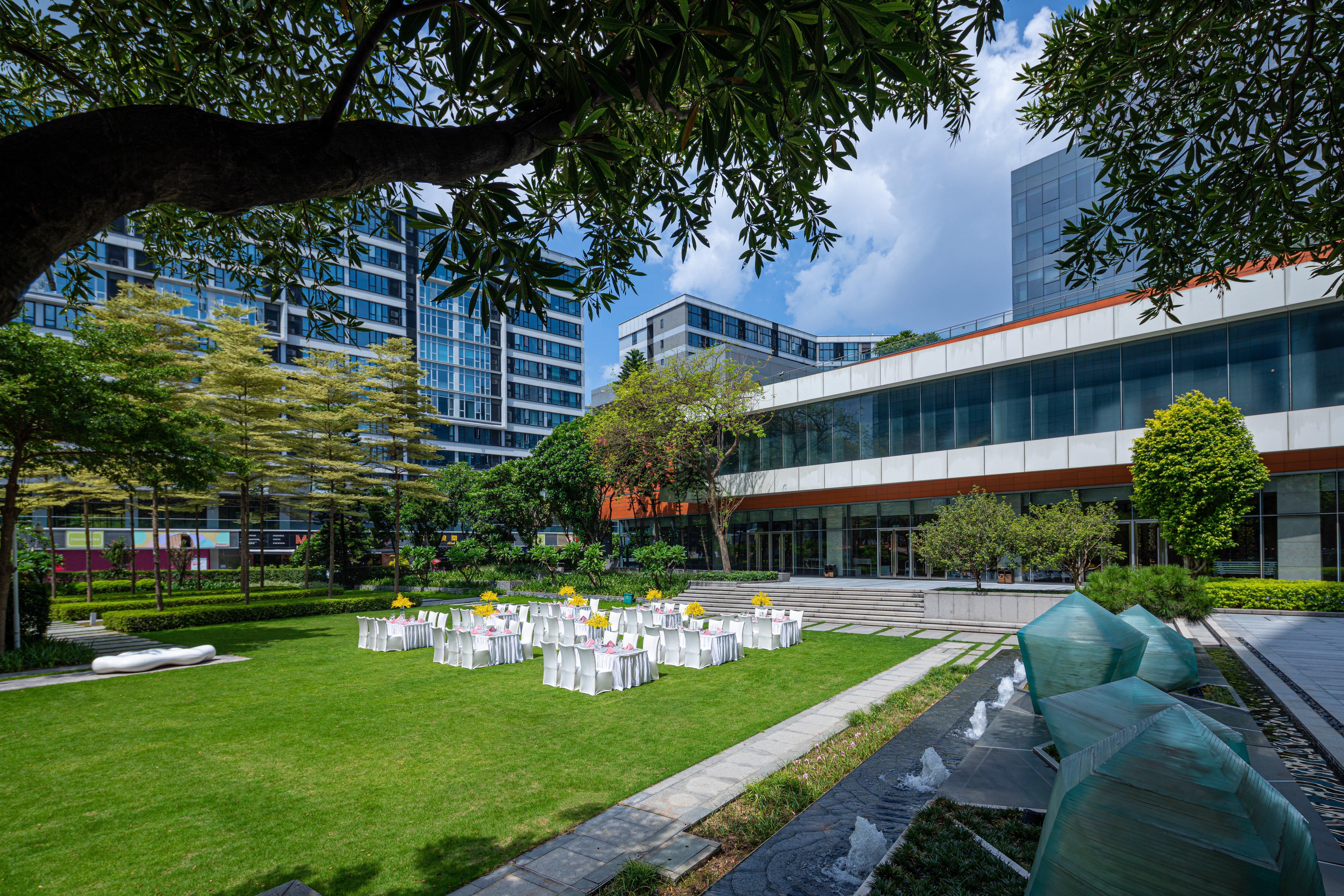 Crowne Plaza Guangzhou Huadu By Ihg - Free Shuttle Bus Between Hotel To Exhibition Center During Canton Fair Exterior photo
